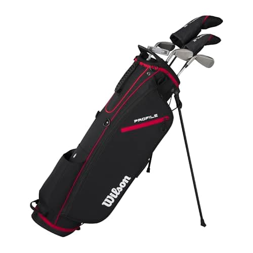 Schwarz-rotes Wilson Profile Golf-Standbag mit Schlägern und Headcovern vor weißem Hintergrund
